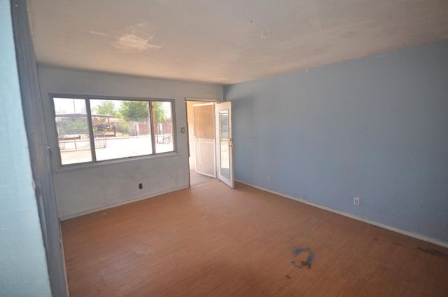 5941 Eucariz Avenue SW, Albuquerque, NM 87121