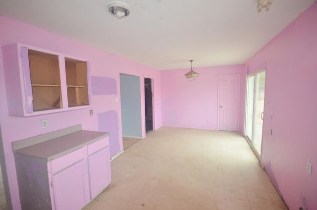 5941 Eucariz Avenue SW, Albuquerque, NM 87121