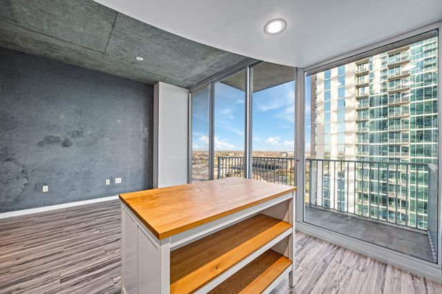 5925 Almeda Road 11406, Houston, TX 77004