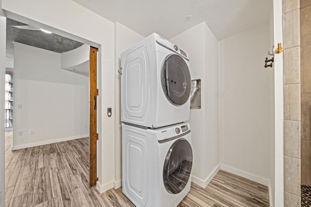 5925 Almeda Road 11406, Houston, TX 77004