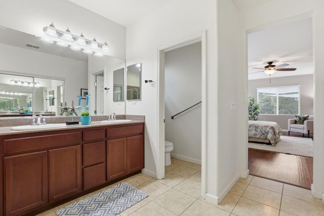 3520 Bridgeway Lakes Dr, West Sacramento, CA 95691