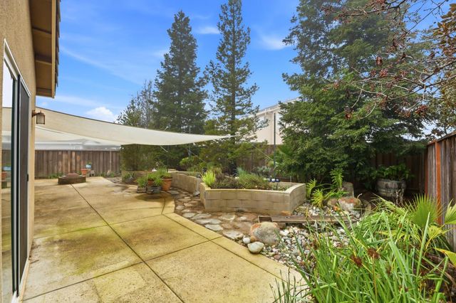 3520 Bridgeway Lakes Dr, West Sacramento, CA 95691