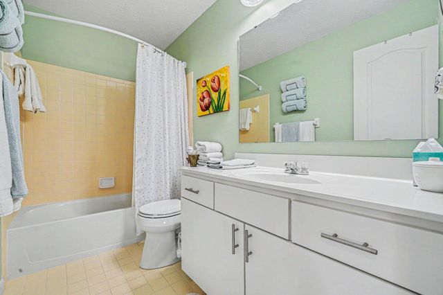 7037 Running Fox Court, Florence, KY 41042