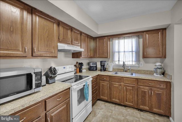 613 LEININGER AVE, Mohnton, PA 19540