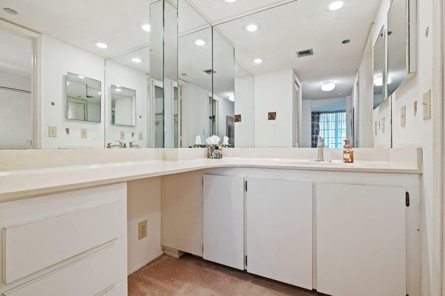 3520 Oaks Way 903, Pompano Beach, FL 33069