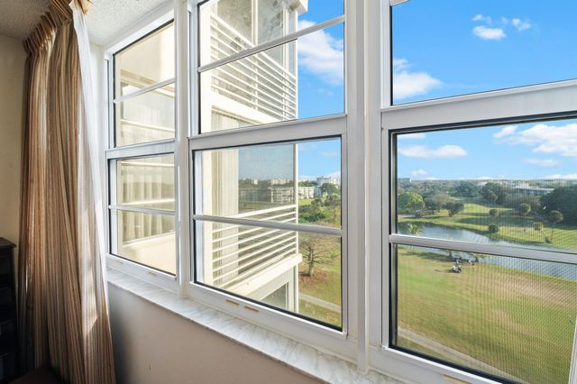 3520 Oaks Way 903, Pompano Beach, FL 33069