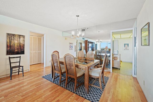 3520 Oaks Way 903, Pompano Beach, FL 33069