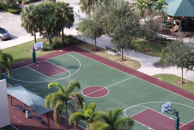 3520 Oaks Way 903, Pompano Beach, FL 33069