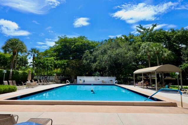 3520 Oaks Way 903, Pompano Beach, FL 33069