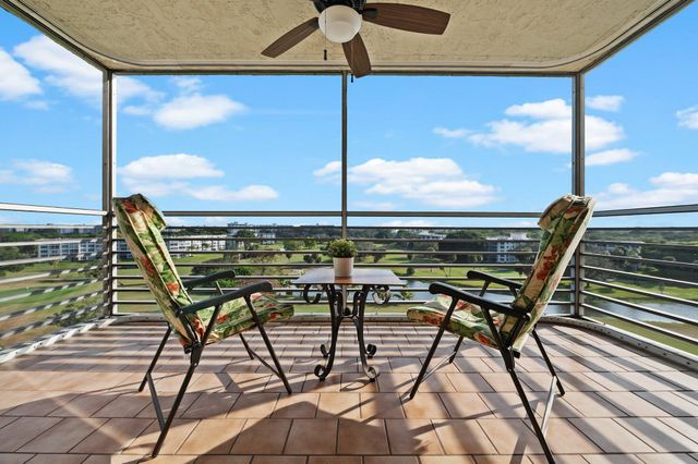 3520 Oaks Way 903, Pompano Beach, FL 33069