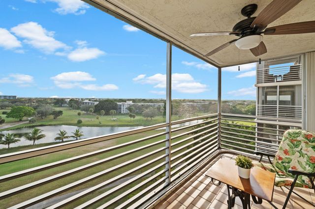 3520 Oaks Way 903, Pompano Beach, FL 33069