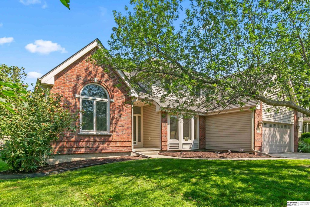 13734 Hillsborough Drive, Omaha, NE 68164