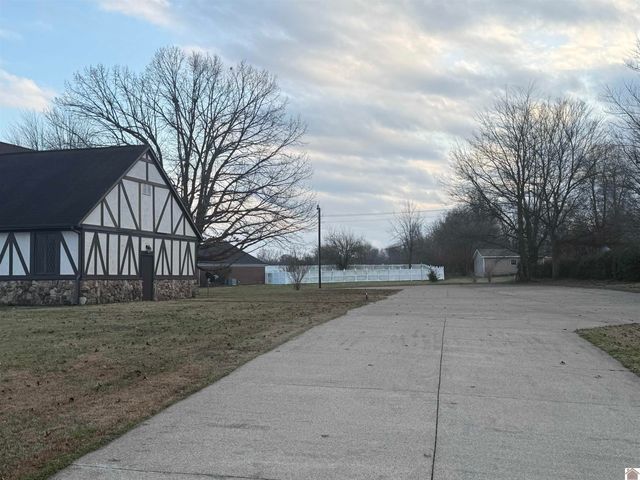 1326 Wilson Ave, Mayfield, KY 42066