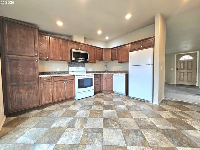 4285 FERGUS Ave, Eugene, OR 97402