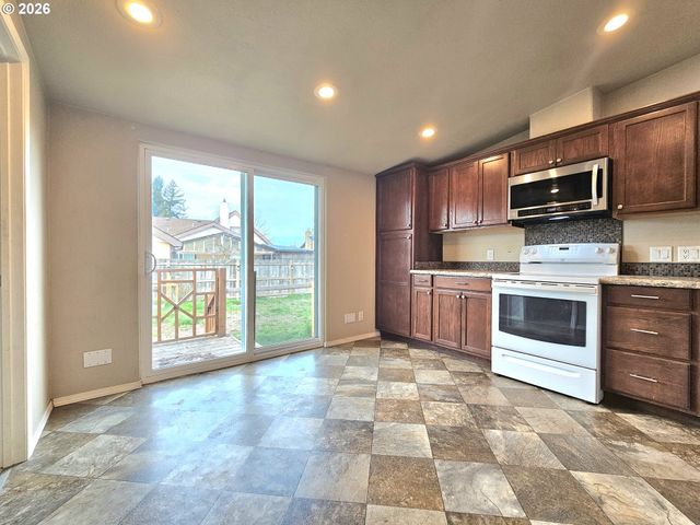 4285 FERGUS Ave, Eugene, OR 97402