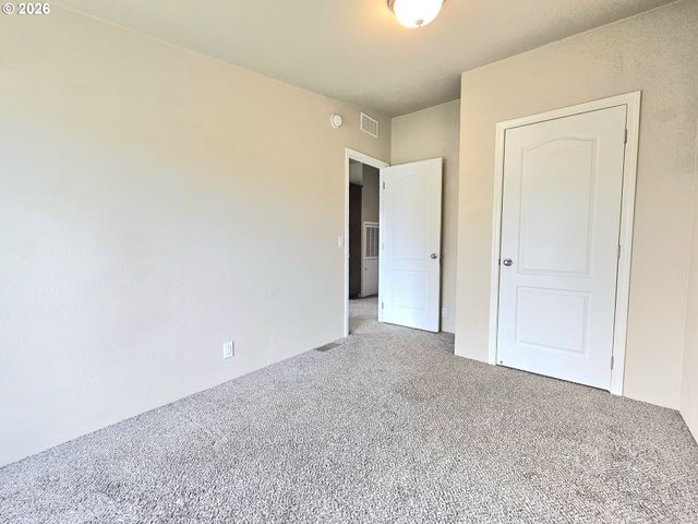 4285 FERGUS Ave, Eugene, OR 97402