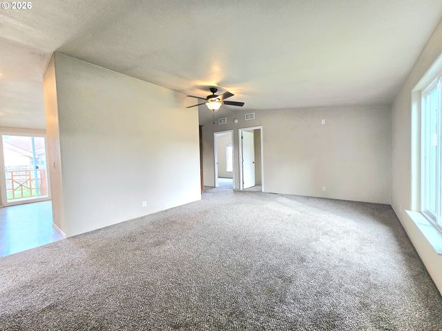 4285 FERGUS Ave, Eugene, OR 97402