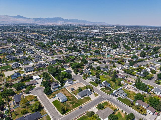 12142 S 3300 W, Riverton, UT 84065