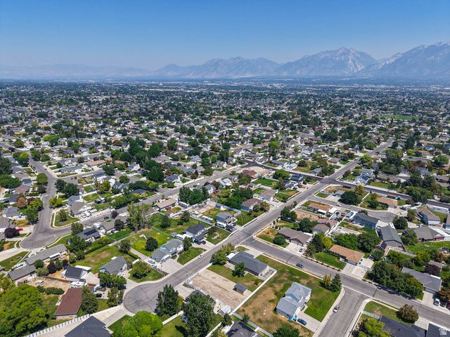 12142 S 3300 W, Riverton, UT 84065