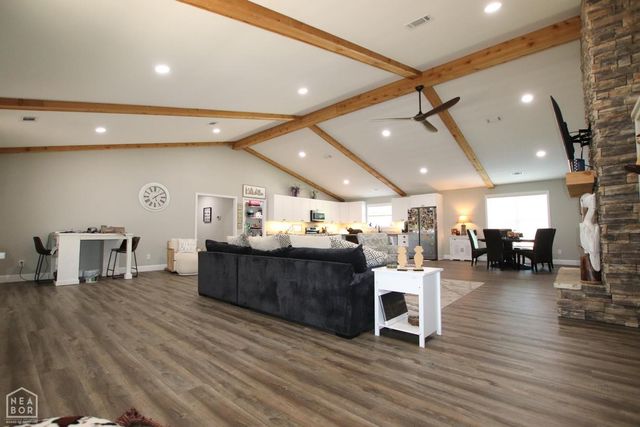 2 Caxambas Drive, Cherokee Village, AR 72529