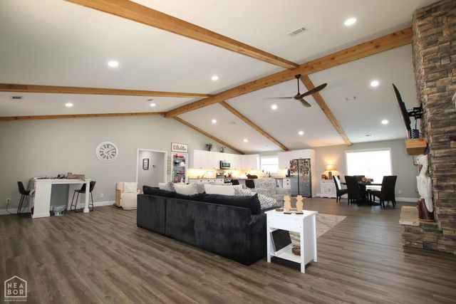 2 Caxambas Drive, Cherokee Village, AR 72529
