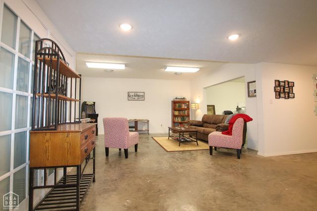 2 Caxambas Drive, Cherokee Village, AR 72529