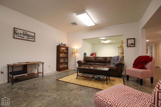 2 Caxambas Drive, Cherokee Village, AR 72529