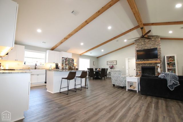 2 Caxambas Drive, Cherokee Village, AR 72529