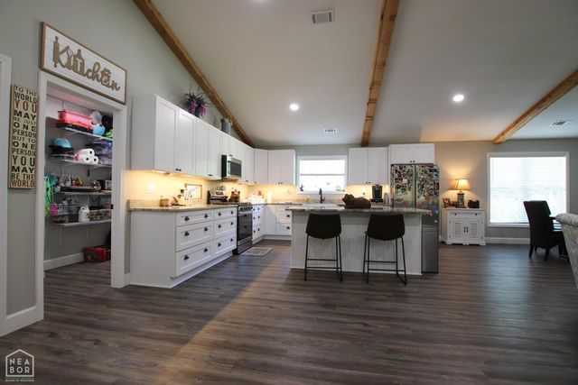 2 Caxambas Drive, Cherokee Village, AR 72529