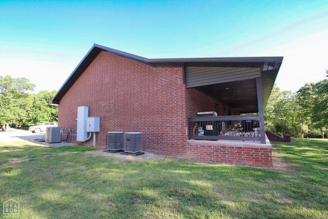 2 Caxambas Drive, Cherokee Village, AR 72529