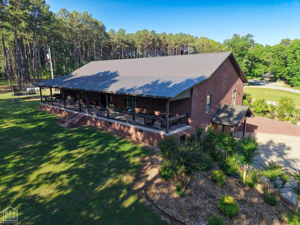 2 Caxambas Drive, Cherokee Village, AR 72529