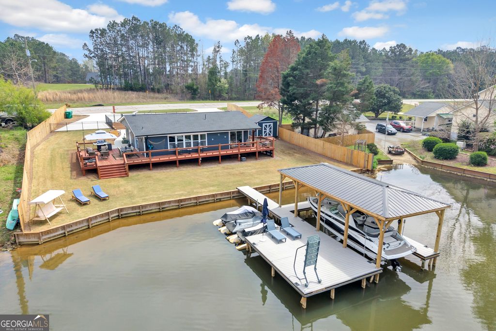 8900 Jackson Lake Road, Monticello, GA 31064