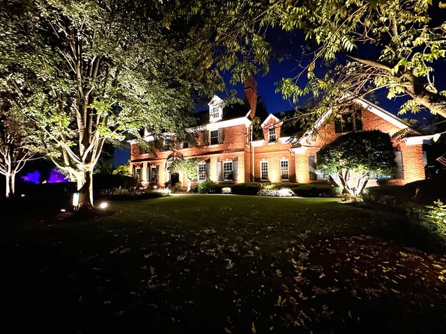 8010 Greenbriar Court, Burr Ridge, IL 60527