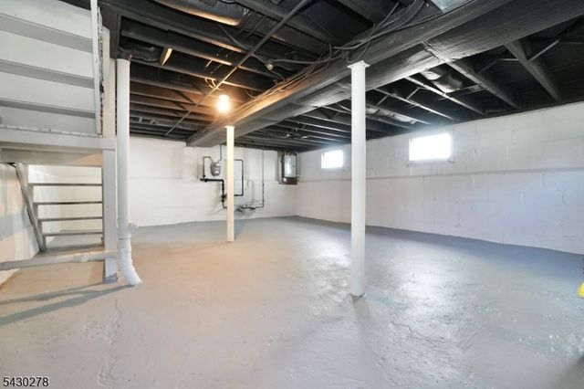 65 E Almira St, Bloomfield Twp., NJ 07003