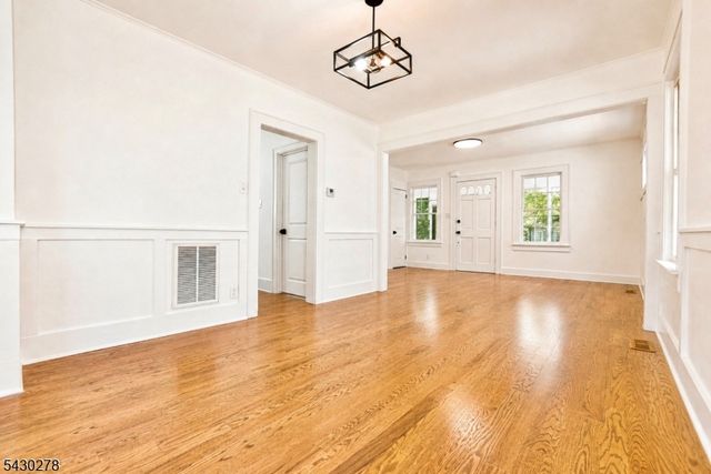 65 E Almira St, Bloomfield Twp., NJ 07003