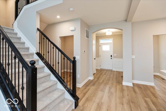 942 Apryl Drive, Greenwood, IN 46143