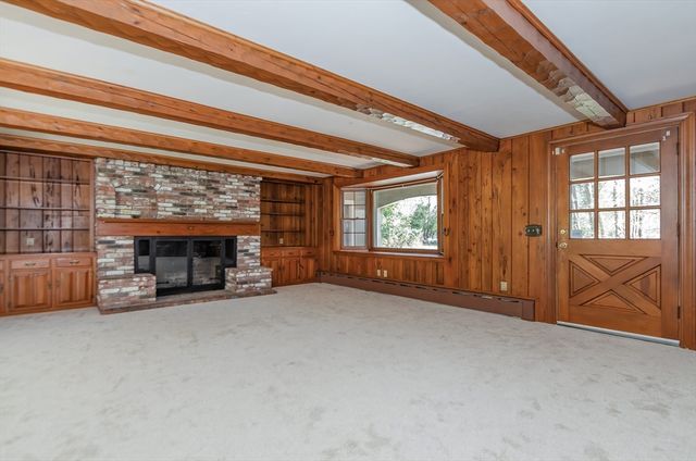 356 Bridge St, Fairhaven, MA 02719