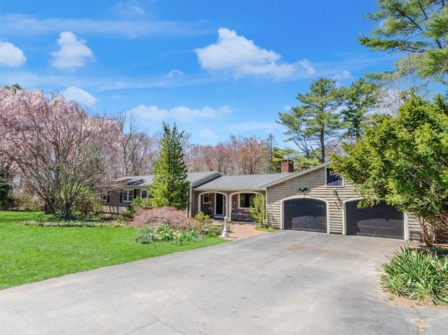 356 Bridge St, Fairhaven, MA 02719