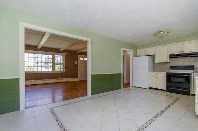 356 Bridge St, Fairhaven, MA 02719