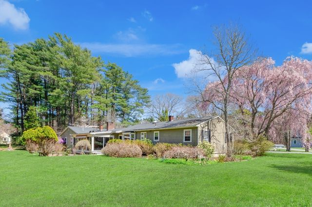 356 Bridge St, Fairhaven, MA 02719