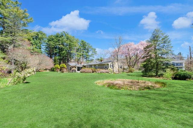356 Bridge St, Fairhaven, MA 02719