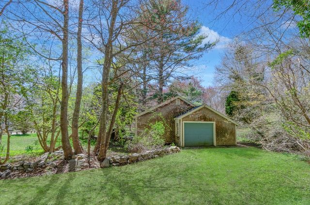 356 Bridge St, Fairhaven, MA 02719