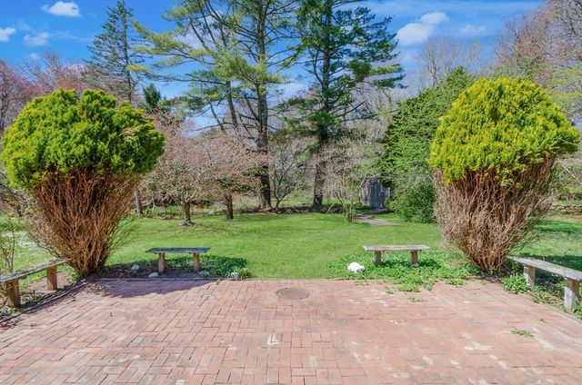 356 Bridge St, Fairhaven, MA 02719