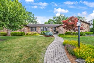 2523 Castlewood Drive, Dyer, IN 46311