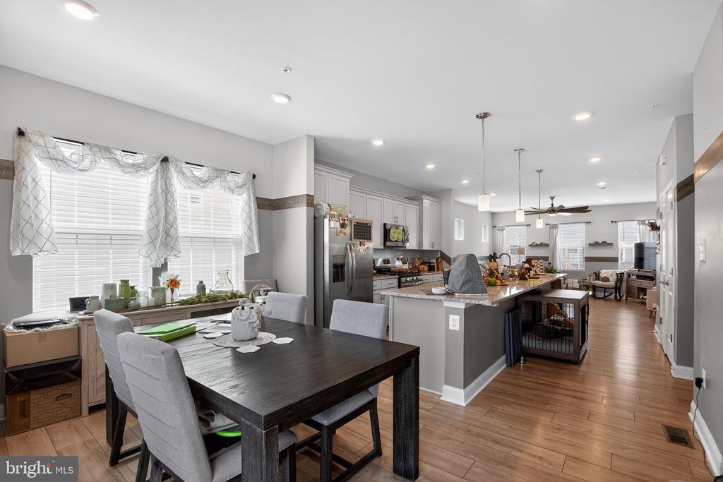 Image 15 of property listing at 23862 MYRTLE GLEN WAY, California, MD 20619