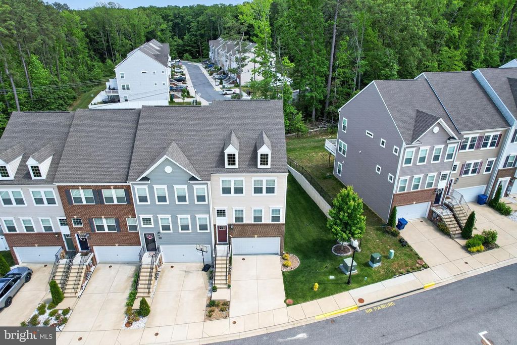Image 3 of property listing at 23862 MYRTLE GLEN WAY, California, MD 20619