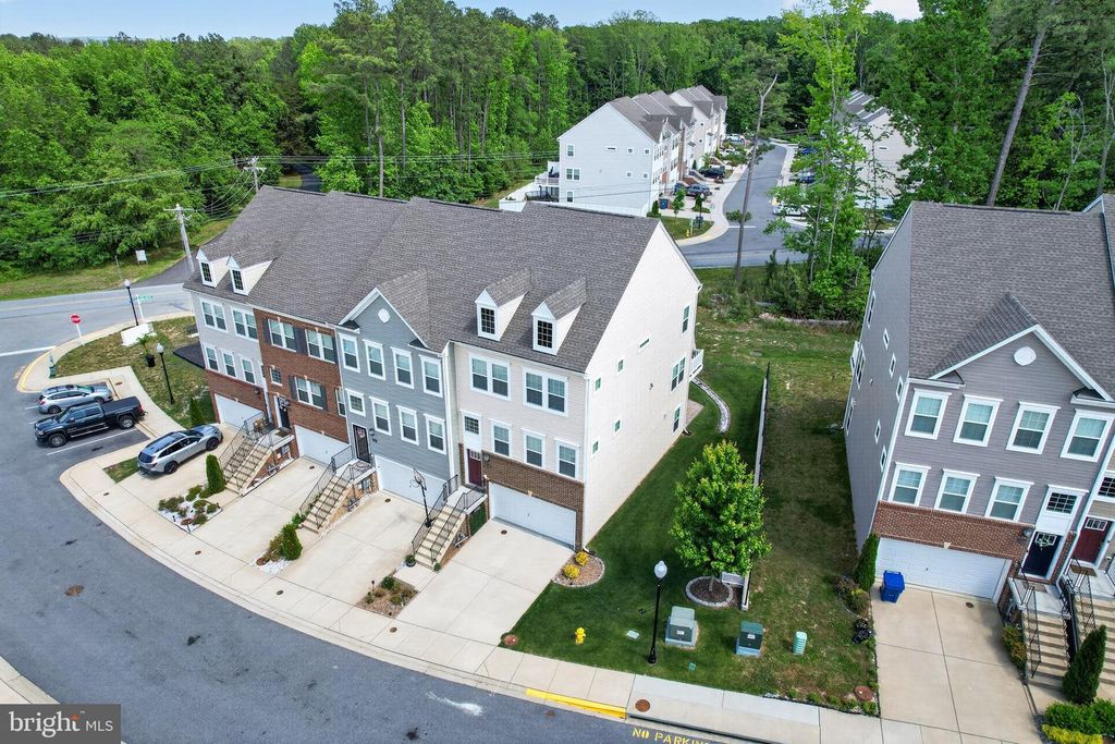 Image 4 of property listing at 23862 MYRTLE GLEN WAY, California, MD 20619