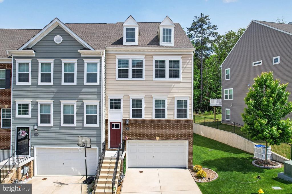 Image 5 of property listing at 23862 MYRTLE GLEN WAY, California, MD 20619