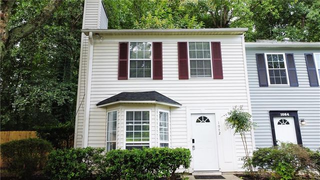 1082 Huntington Trace SE, Smyrna, GA 30082