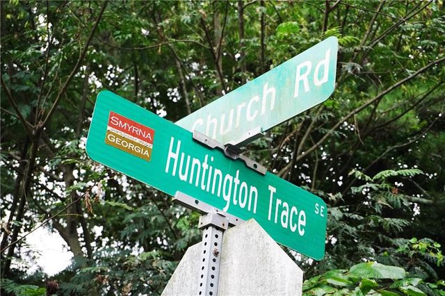 1082 Huntington Trace SE, Smyrna, GA 30082